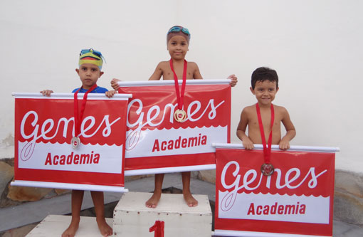 Genes Academia promove competição de natação interna em comemoração aos seus 25 anos