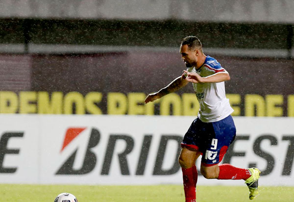 Gilberto marca, e Bahia derrota Guabirá na Sul-Americana