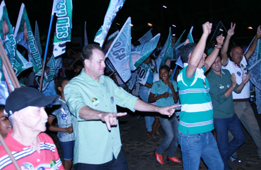 Eleições 2014: Gilson Dias inaugura comitê de campanha em Caraíbas