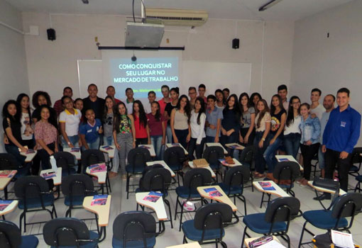 Unopar de Brumado realizou o evento 'Giro de Carreiras'