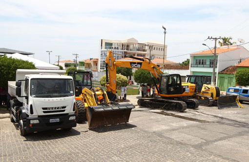 Abastecimento, máquinas e escola beneficiam sudoeste baiano