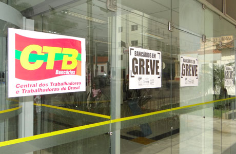 Sem propostas para negociações, greve dos bancários continua