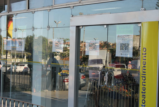 Greve continua e bancários se reúnem na próxima segunda (03)