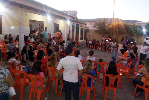 Brumado: Professores suspendem greve temporariamente até prefeito Aguiberto assinar o Plano de Carreira