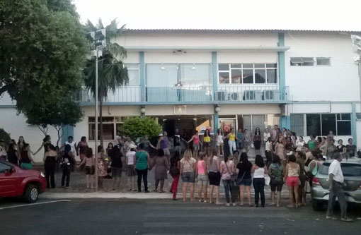 Brumado: Sem acordo com a Prefeitura, servidores municipais e professores mantém greve