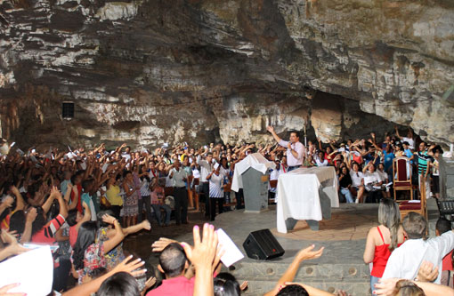 Ituaçu: Diocese de Caetité realizou a Romaria da Misericórdia à Gruta Santuário do Sagrado Coração de Jesus