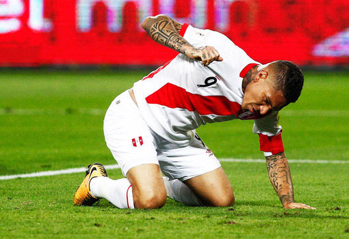 Guerrero é suspenso pela Fifa por um ano por doping e fica fora da Copa