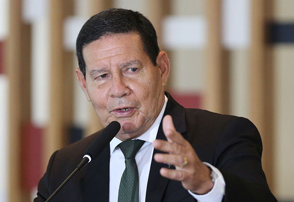 Vice-presidente Hamilton Mourão testa positivo para covid-19