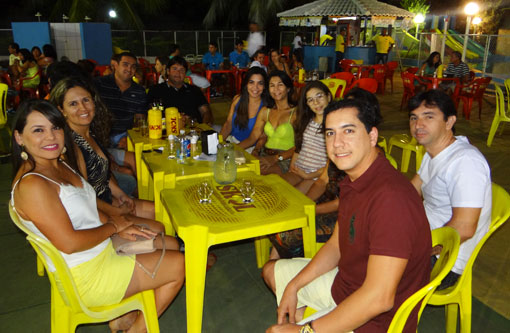Fotos: Happy Hour no Clube Social de Brumado