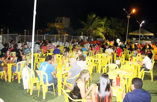 Confira as fotos do Happy Hour no Clube Social de Brumado