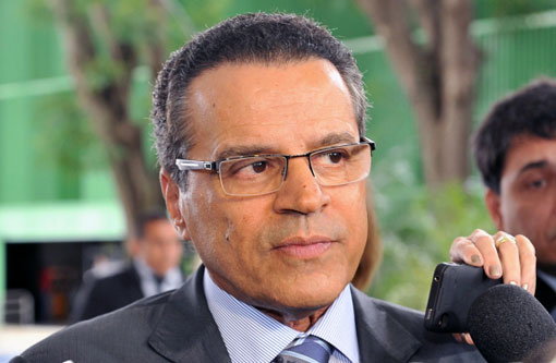 Mais um ministro do governo Temer pede demissão após delação