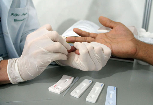 Campanha Julho Amarelo alerta para hepatites virais