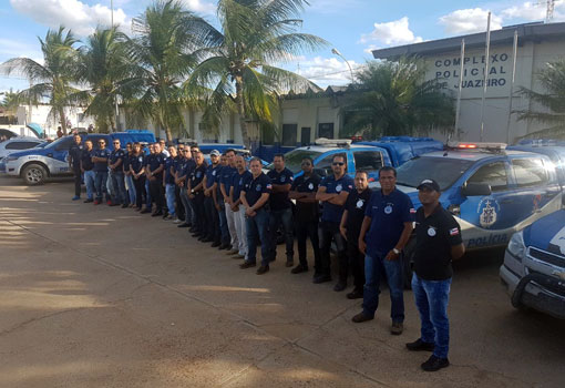 Policiais da Bahia homenageiam delegado Marco Torres