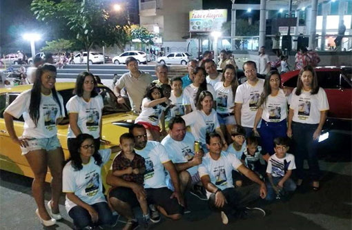 Familiares homenageiam 'Galego do Corcel' expondo seu carro no 2º Encontro de Carros Antigos de Brumado
