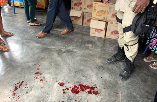 Crime Bárbaro: Assaltantes matam cliente dentro de mercadinho