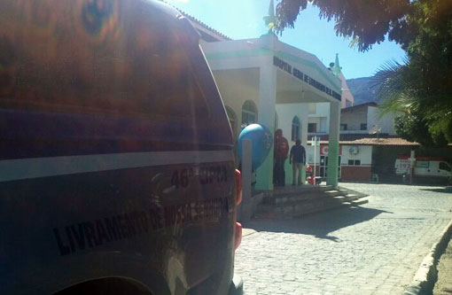 Livramento: Homem é morto após atacar policiais com facão