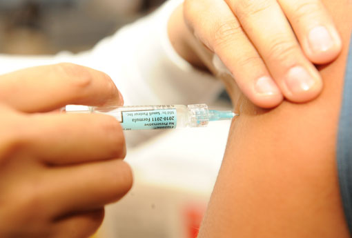 Ministério da Saúde anuncia vacinação contra HPV para meninos de 11 a 15 anos 