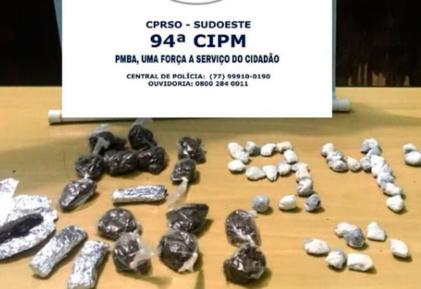 Ibiassucê: Polícia Militar apreende drogas em casa abandonada