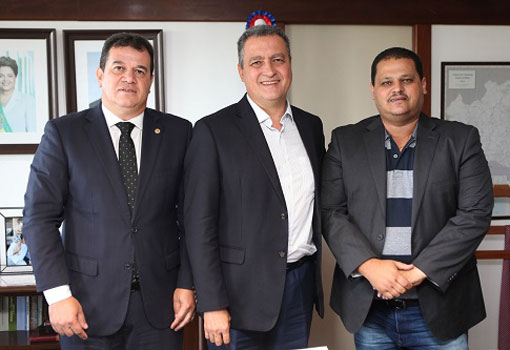 Deputado Marquinho Viana leva prefeitos de Planalto, Caraíbas, Ibicoara, Rio de Contas e Contendas para audiência com o Governador Rui