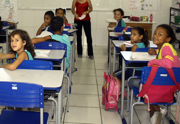 Ideb tem pequeno avanço no ensino médio, mas segue abaixo da meta