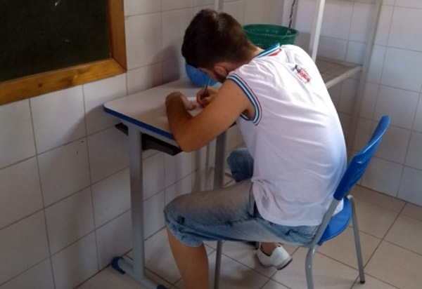 Estudantes da rede estadual participam de eleição para líderes de classe