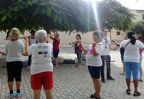 Expectativa de vida no Brasil sobe para 76,6 anos em 2019