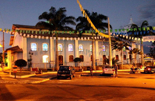 Brumado: Igreja Matriz é arrombada e bandidos levam o dinheiro das ofertas