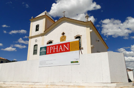 Rio de Contas reabre igreja e teatro restaurados