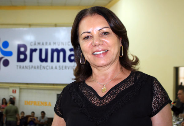 Brumado: vereadora Ilka Abreu indica importantes serviços de iluminação para zona rural e sede do município 