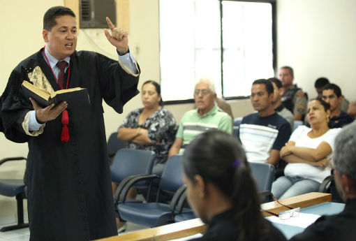 Projeto quer levar  crimes de corrupção a julgamento em júri popular 