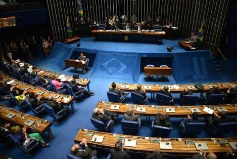 Senado aprova texto-base da PEC do Teto dos Gastos Públicos 