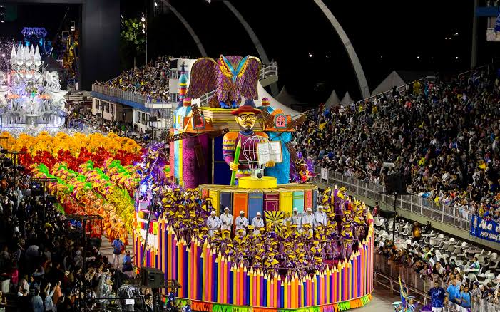 Rio e São Paulo adiam desfile de carnaval para feriado de Tiradentes