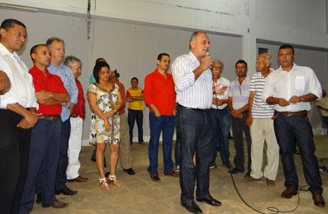 Brumado: Aguiberto entrega Parquinho da Praça da Prefeitura