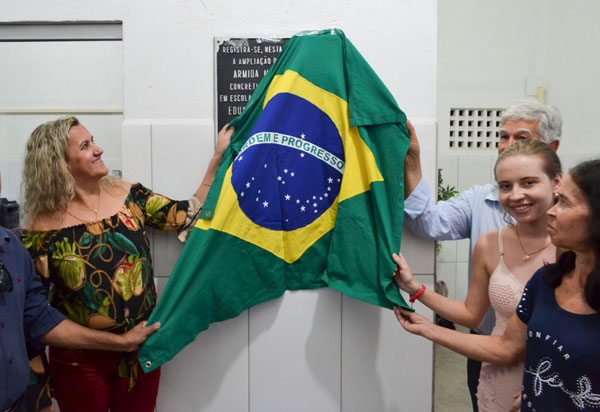 Brumado: Inaugurada Praça de Alimentação Raiane Coqueiro, na Escola Municipal de Tempo Integral Arminda Azevedo 