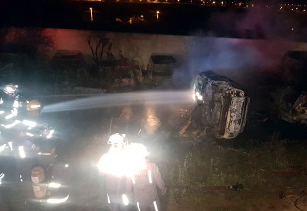 Incêndio atinge 17 carros em complexo policial em Vitória da Conquista