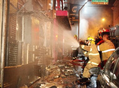 TRAGÉDIA: 245 MORTOS EM INCÊNDIO EM BOATE