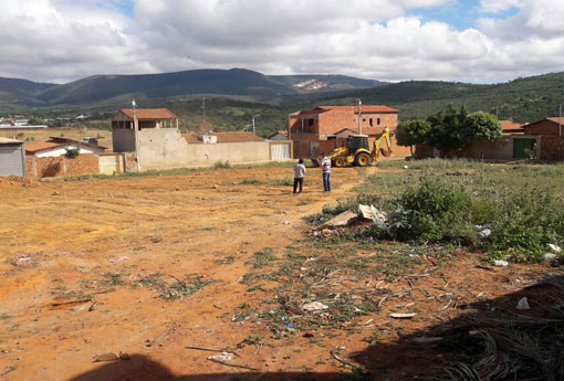 Brumado: vereador Rey de Domingão indica construção de praça no Bairro Jardim de Alá