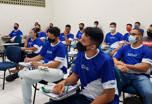 Realizada aula inaugural dos cursos de Eletricista e Mecânica a Diesel em Brumado