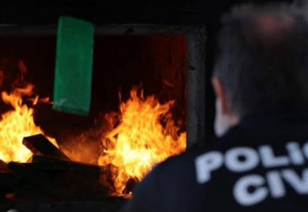 Polícia Civil incinera drogas apreendidas no Terminal Rodoviário de Brumado
