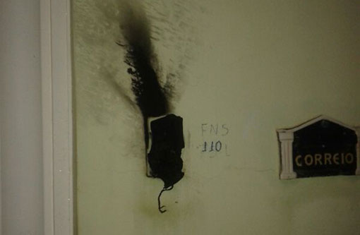 Brumado: Interfones são queimados em casas no bairro Olhos D'água