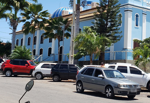 Veículos com placas de finais 1 e 2 têm desconto de 5% no IPVA