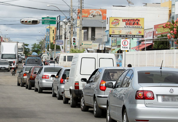 Donos de veículos com placas de finais 9 e 0 têm 5% de desconto no IPVA até o fim de julho