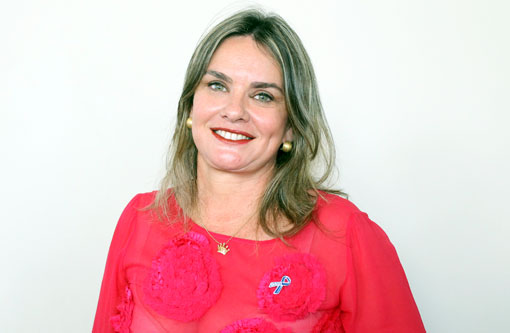 Ivana Bastos comemora elevação de Comarca de Guanambi