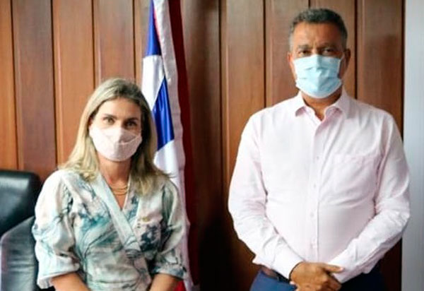 Ivana Bastos parabeniza Rui Costa por garantir uma nova escola para Mucugê