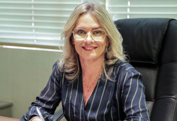 Ivana quer que a Bahia afaste as servidoras gestantes das atividades presenciais