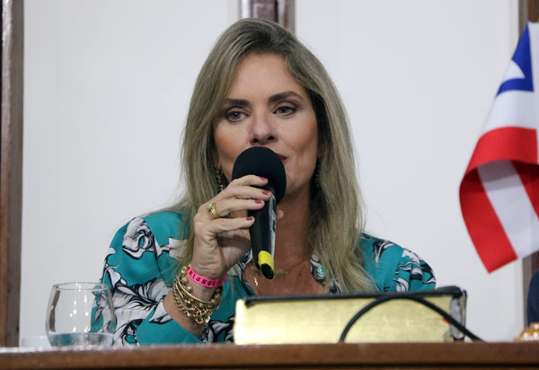 Ivana acredita em união de forças para resolver causas comuns no 4º Encontro do Parlanordeste