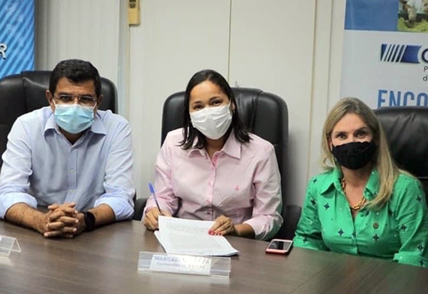 Ivana e Margareth asseguram linha de crédito para microempreendedores de Contendas do Sincorá 