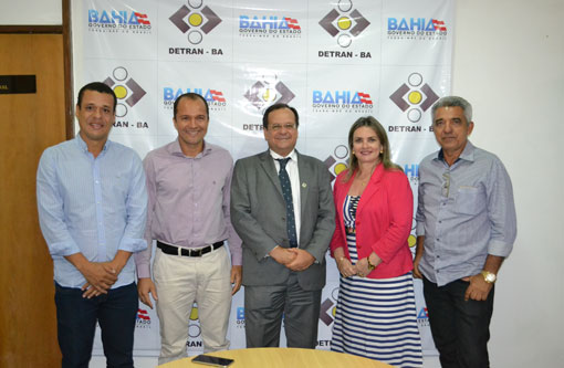 Carinhanha: Ivana Bastos e prefeito cobram celeridade na implantação de sinalização de trânsito