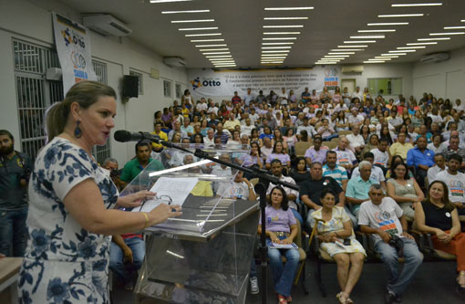 Ivana Bastos e o senador Otto Alencar reúnem centenas de pessoas em defesa do Velho Chico e da mulher na política