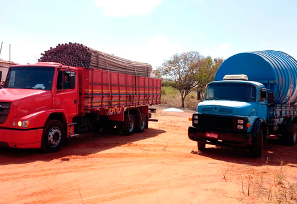 Após esforço de Ivana, Jussiape recebe material para ampliação da oferta hídrica